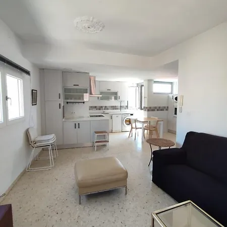 Apartment Fantastico Piso Con Ascensor En La Vina,cadiz, A 1 Min De La Playa De La Caleta